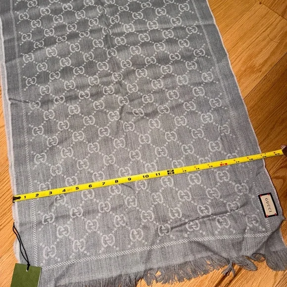 Gucci Gray GG Jacquard Scarf - Picture 3 of 5